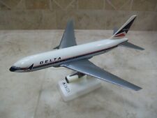 Flight Miniatures Delta Air Lines 767 model very rare picture